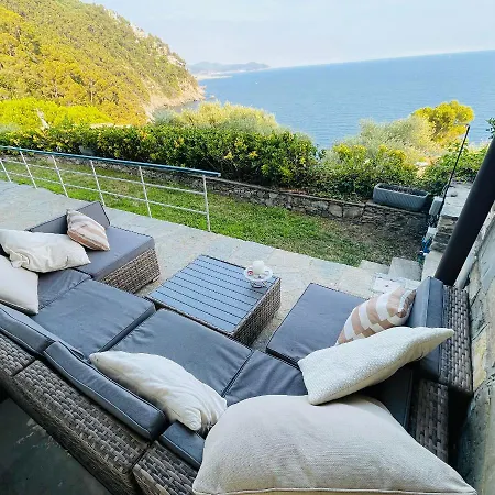 Sea View With Big Swimming Pool And Private