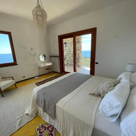 Sea View With Big Swimming Pool And Private Zoagli